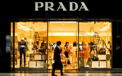 Prada anuncia la adquisición de Versace por 1.250 millones de euros