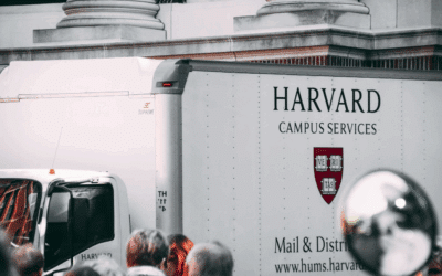 Trump vuelve a criticar a Harvard y dice que tiene demasiados estudiantes extranjeros