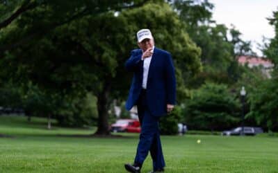 Trump medita retirar otros US$3.000 millones en subvenciones a Harvard