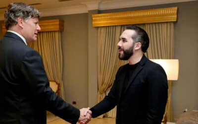 Bukele recibe al vicesecretario de Estado de EE.UU. para fortalecer lazos