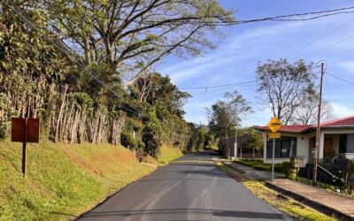 Innovación costarricense transforma un millón de botellas plásticas en infraestructura vial