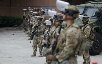 Guardia Nacional de EE.UU. llega a Los Ángeles para aplacar las protestas contra redadas