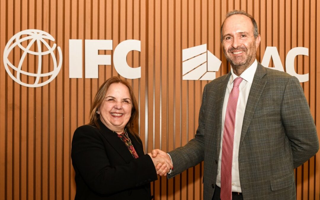 IFC y BAC anuncian acuerdo por US$200 millones para mipymes lideradas por mujeres