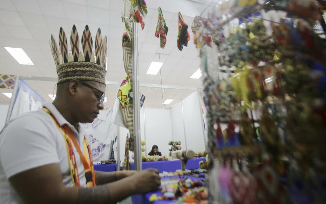 Una feria exalta la cultura y tradiciones de Panamá de la mano de artesanos
