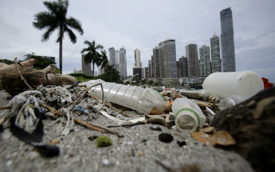 Panamá se propone “transformar” el 58 % del plástico a 2040 para mover economía circular