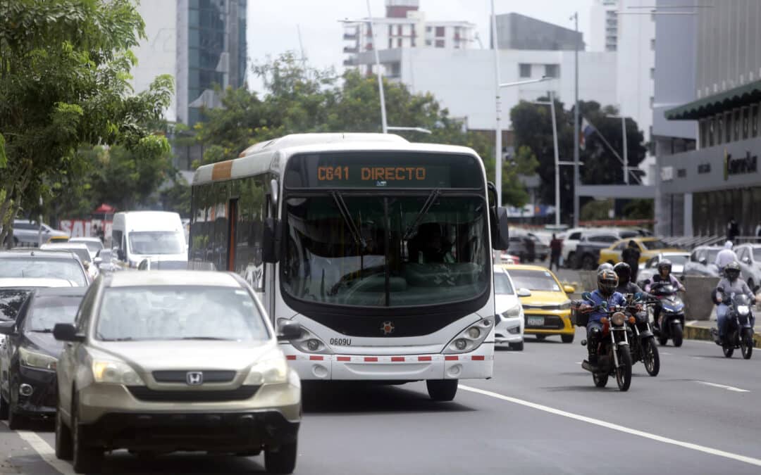 Panamá licita por US$9,6 millones la compra de 60 autobuses para la capital