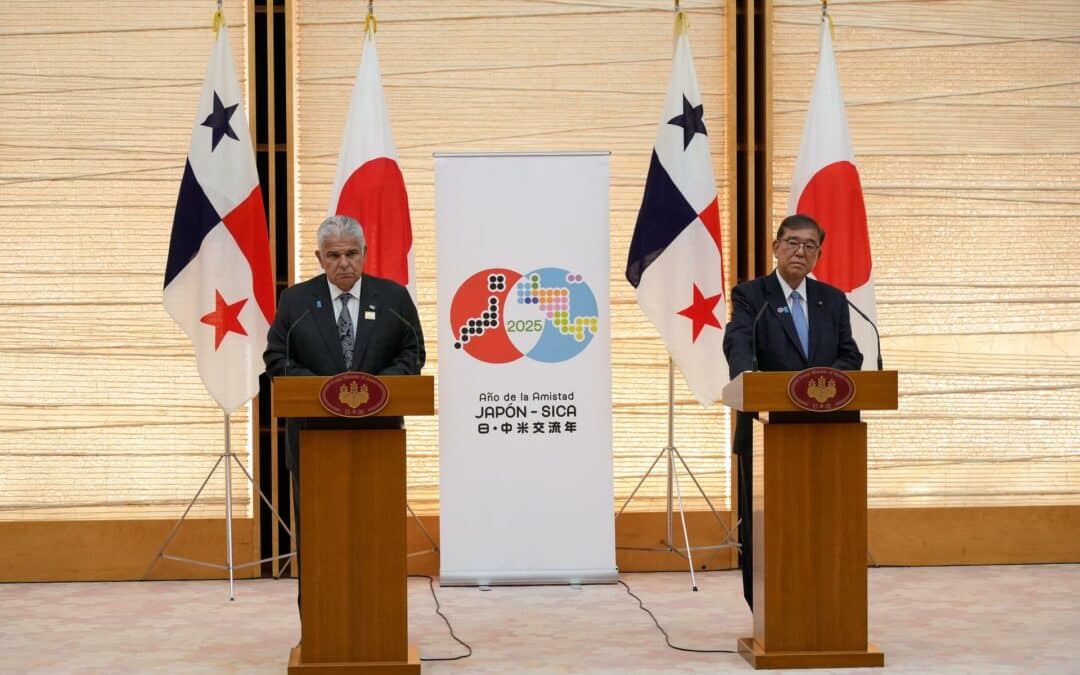 Panamá, un gigante del sector mercante, anuncia una reforma de su registro de buques