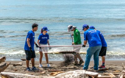 FIFCO incorpora la recolección de microplásticos en sus jornadas de voluntariado ambiental