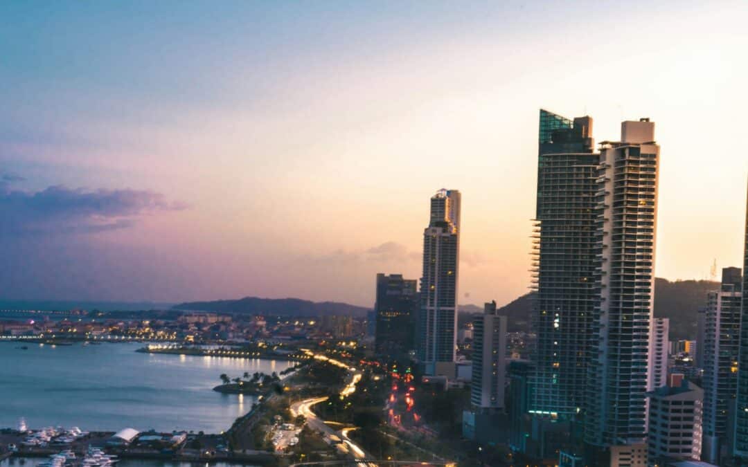 Panamá destaca entre las bancas más rentables de América Latina