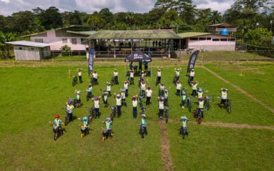 Costa Rica: Grupo Purdy impulsa la movilidad segura y dona bicicletas y equipo de protección a estudiantes