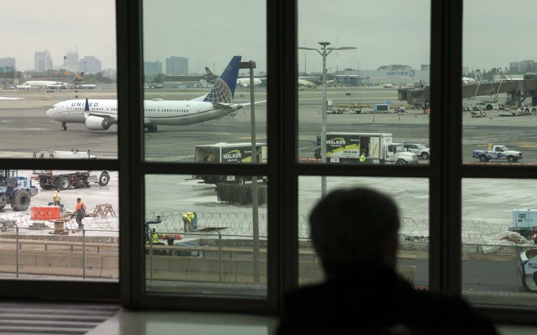 Continúan atrasos en aeropuertos de EE.UU. tras peor fin de semana del cierre federal