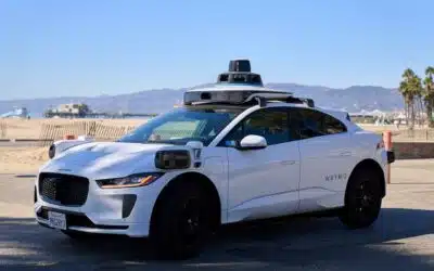 Waymo empieza a transportar pasajeros en autopistas utilizando sus vehículos autónomos