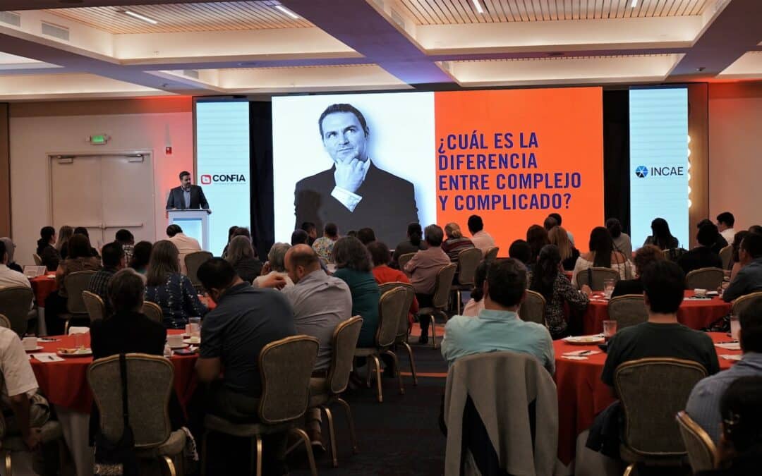 Afiliados asisten a seminario empresarial gracias a AFP CONFIA e INCAE