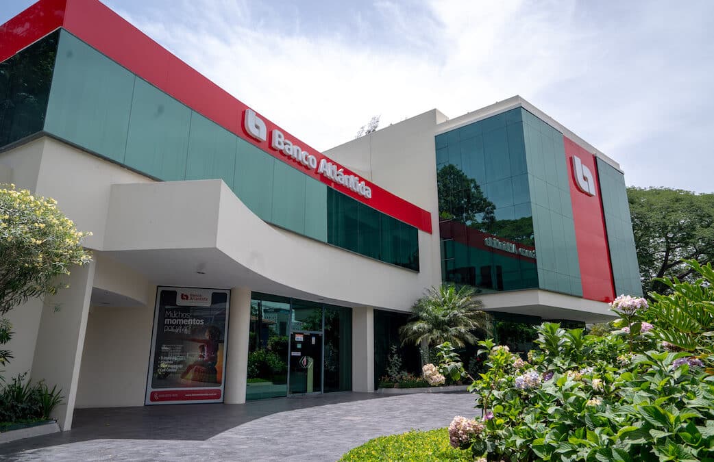 Banco Atlántida abre nuevas rutas de financiamiento en El Salvador