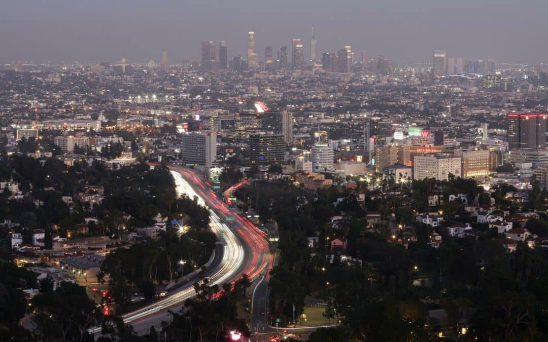 Banco Mundial prevé que la economía global crezca 2,7 % en 2025 pese a gran incertidumbre